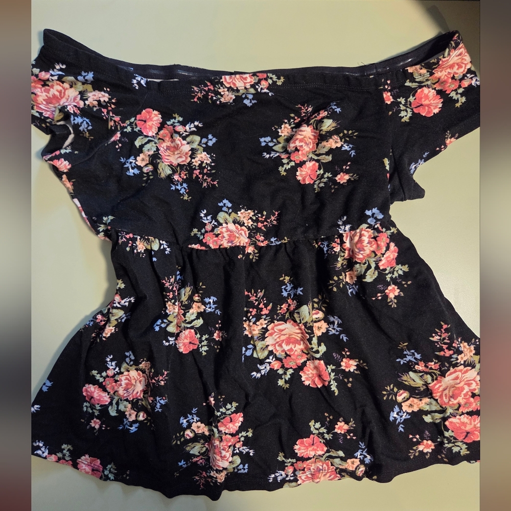 Torrid Black Floral Off-Shoulder Blouse Size 0